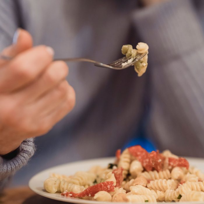 Oltre il piatto: Capire i Disturbi Alimentari tra mente, corpo e società